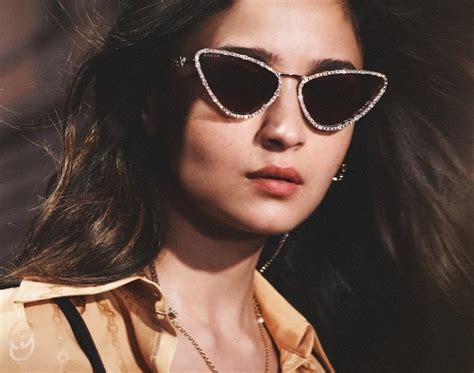 gafas gucci mujer 2023|La campaña de gafas Gucci Primavera Verano 2023 evoca la .